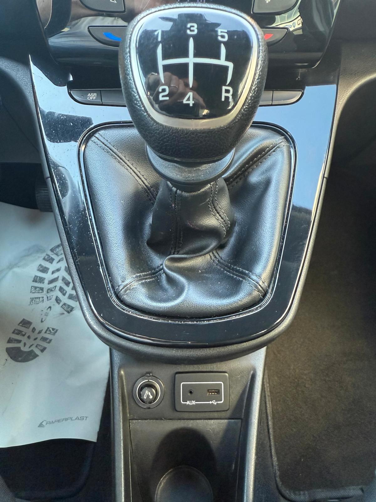 Lancia Ypsilon 1.2 69 CV 5 porte Platinum ***OK NEOPATENTATI***