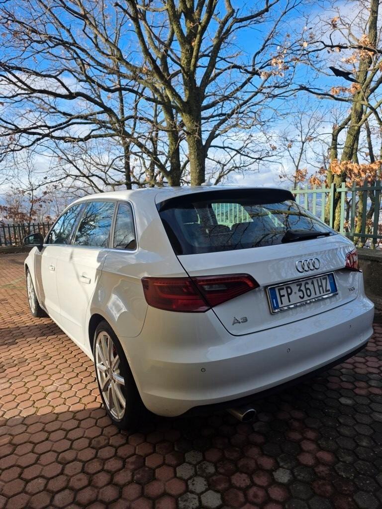 Audi A3 SPB 1.6 TDI clean diesel Ambition