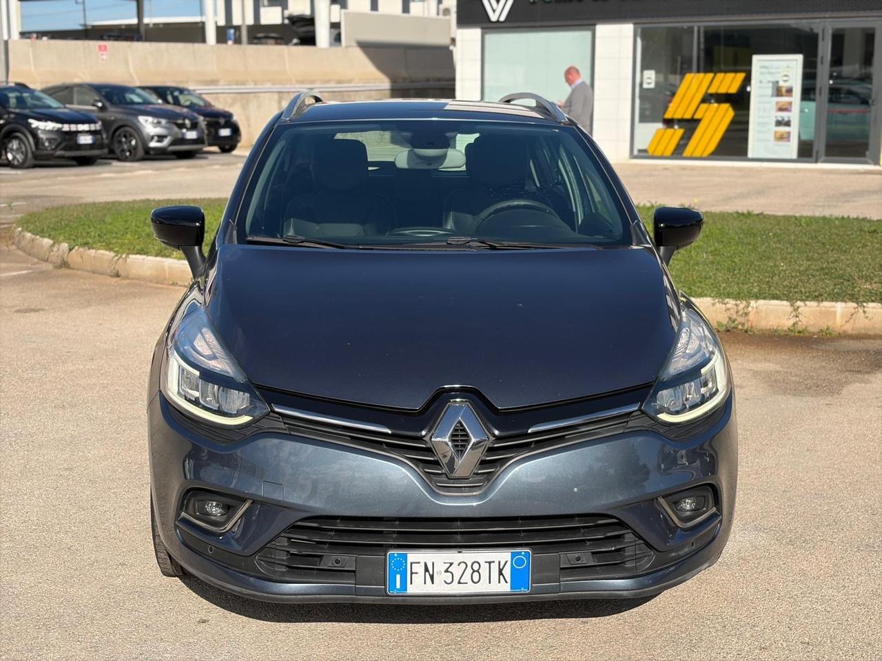 Renault Clio Sporter dCi 90CV Moschino Intens