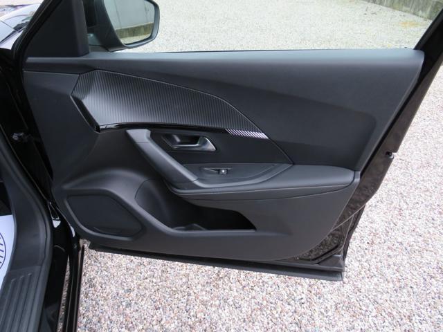 PEUGEOT 2008 PureTech 100 S&S Allure