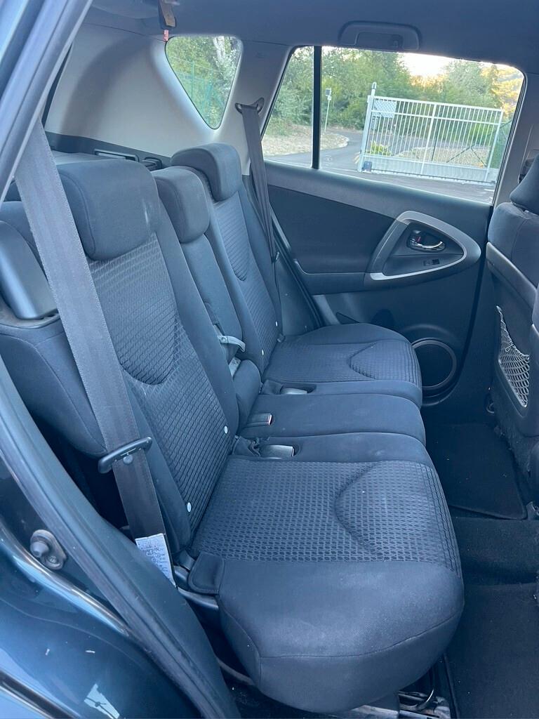 Toyota RAV 4 RAV4 2.2 D-4D 177 CV Sol Plus