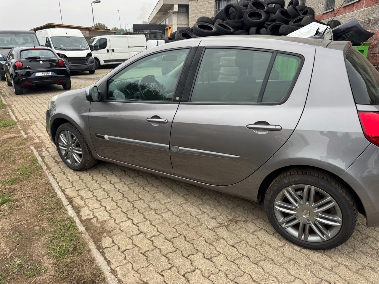 Renault Clio 1.2 16V 5 p neopatentato