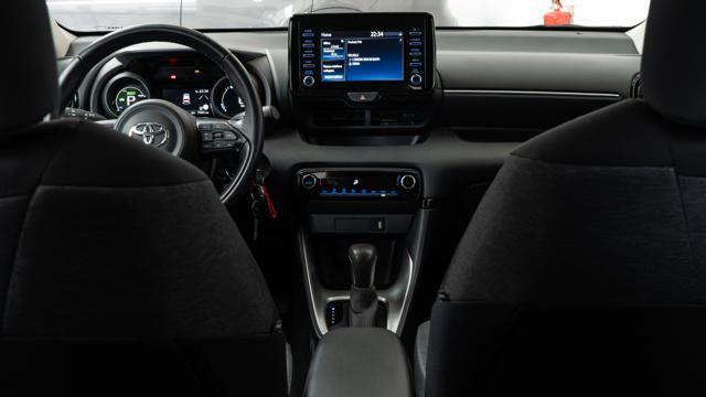 TOYOTA Yaris 1.5 Hybrid IVA ESPOSTA NEOPATENTATI