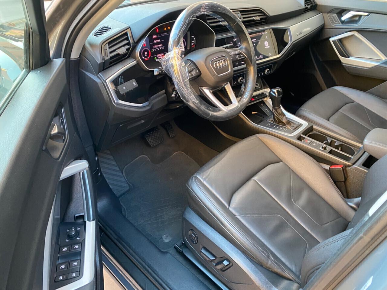 Audi Q3 Sport back 2.0 Diesel