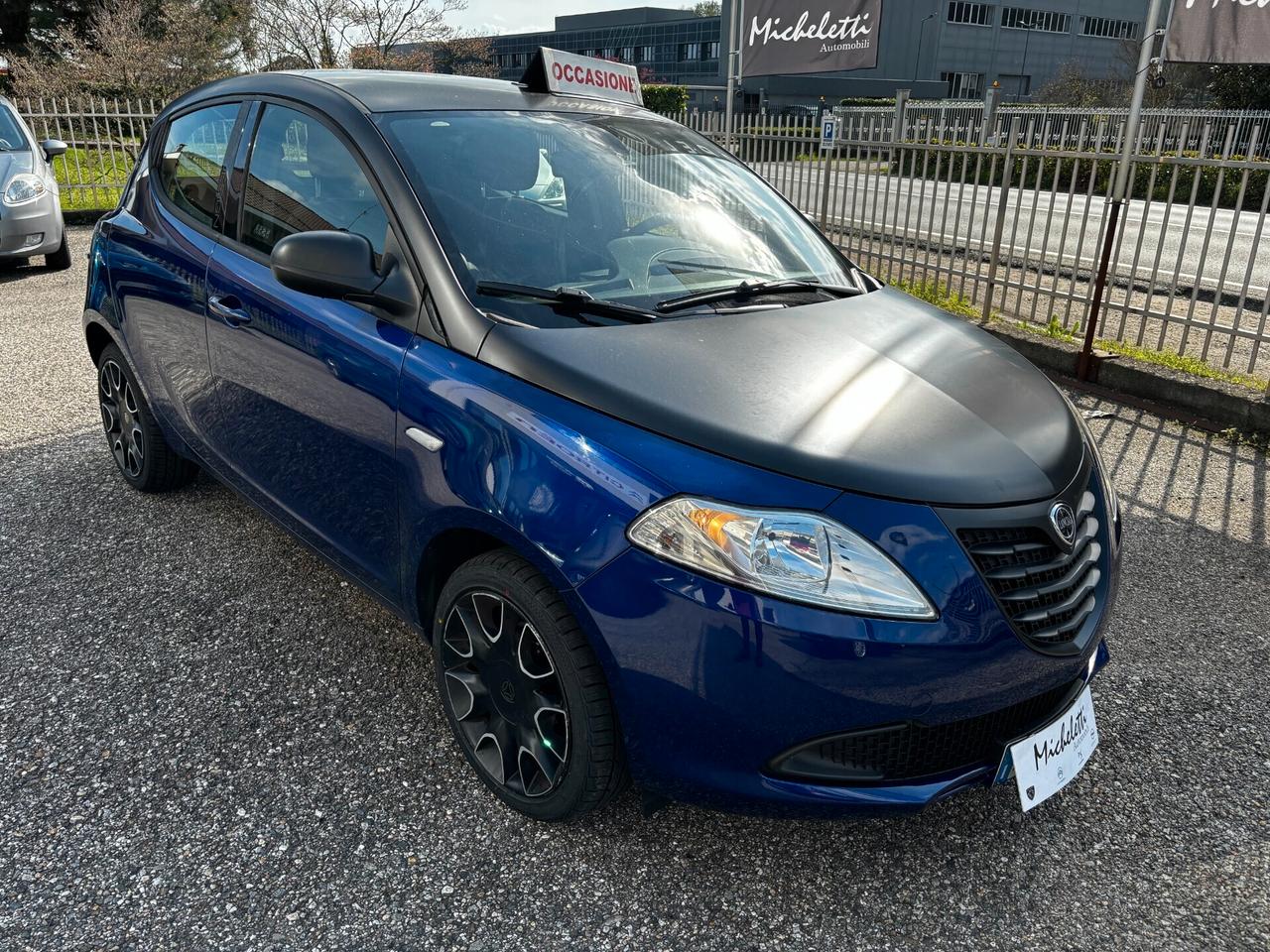 Lancia Ypsilon 1.2 69 CV 5 porte S Momodesign