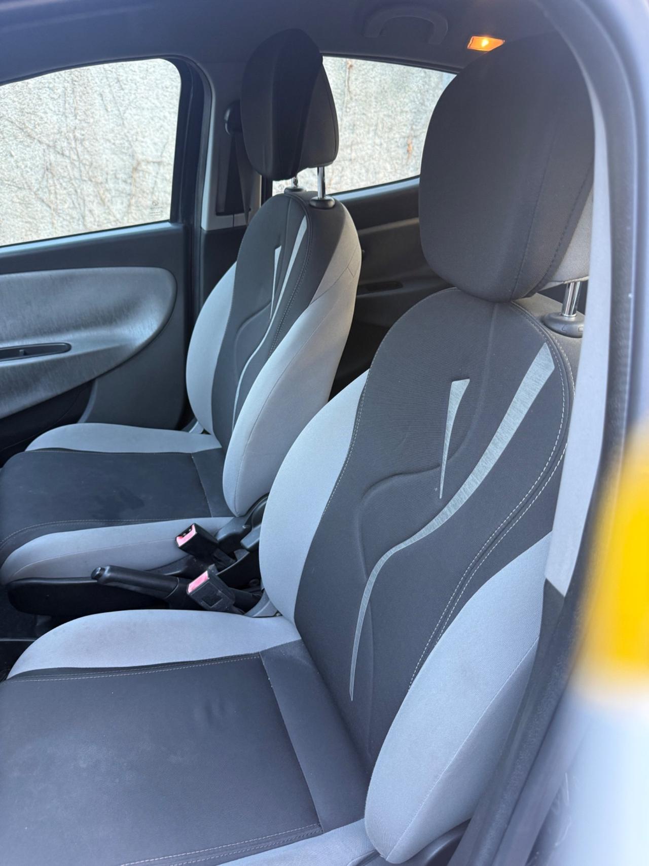 Lancia Ypsilon 1.2 69 CV 5 porte Mya