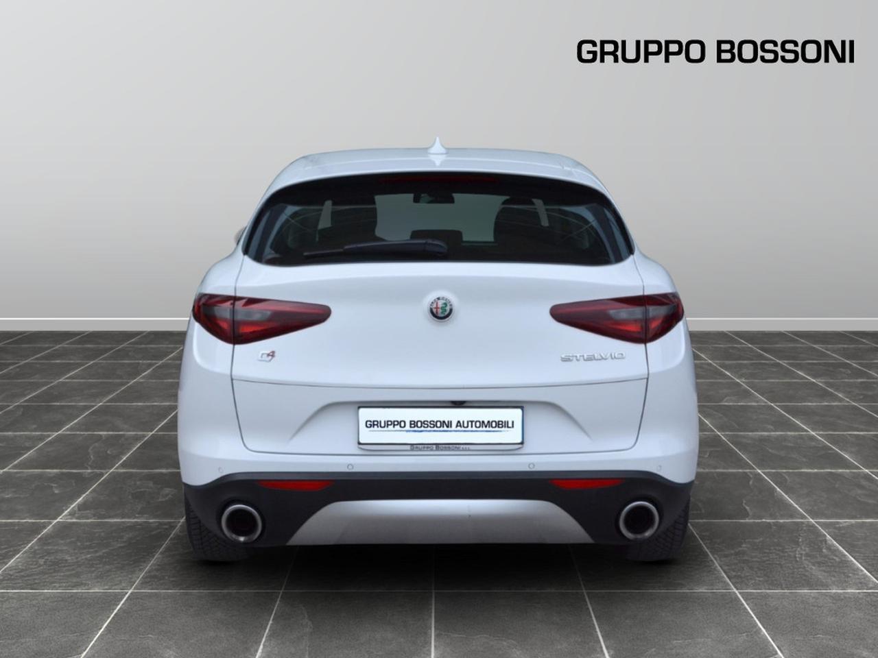 Alfa Romeo Stelvio 2.0 turbo 200cv business q4 at8