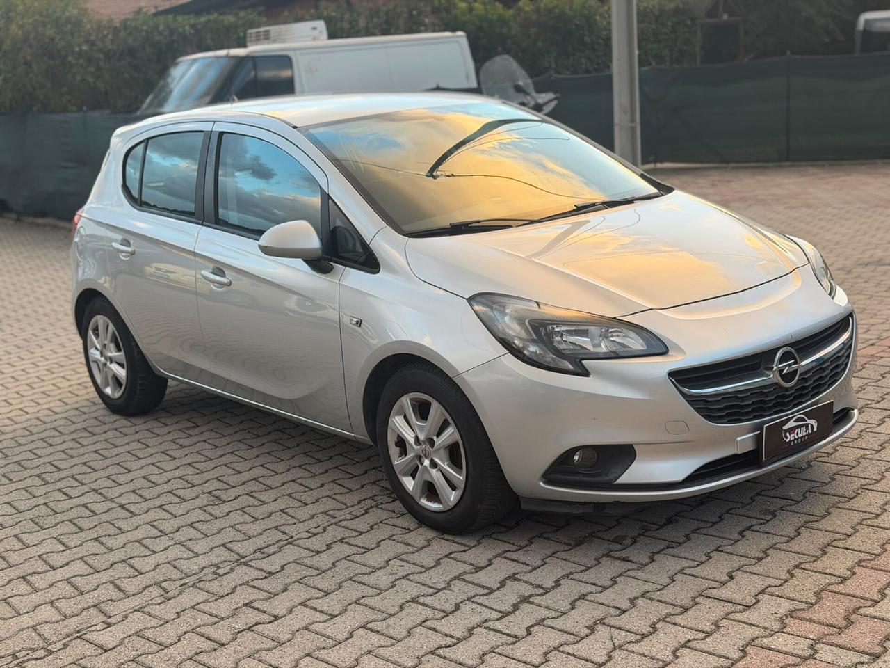 Opel Corsa 1.2 5 porte b-Color