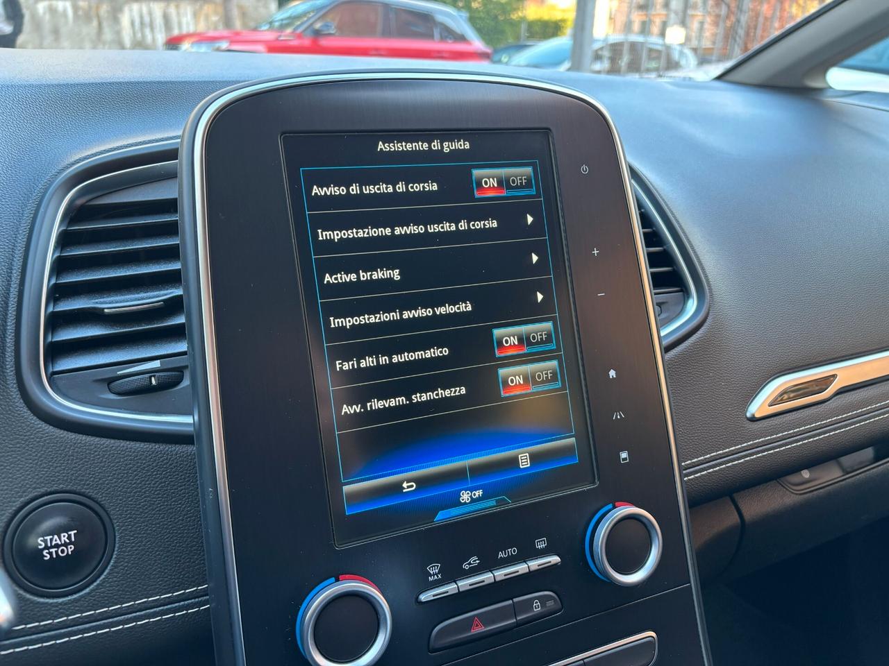 Renault Scenic Scénic dCi 8V 110 CV EDC Energy Bose