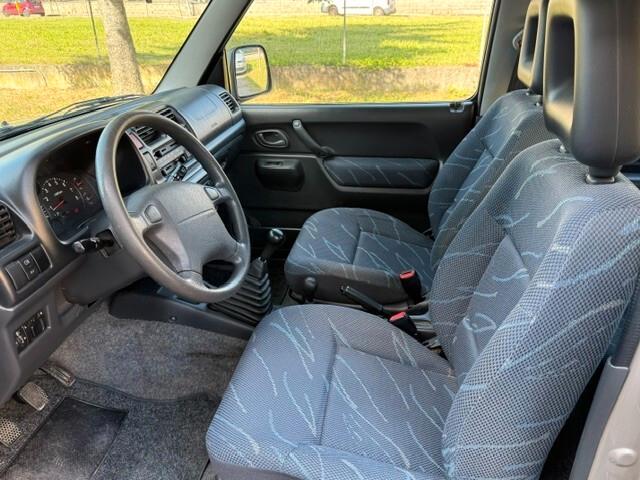 Suzuki Jimny 1.3i 16V 4WD JLX solo 64000km!