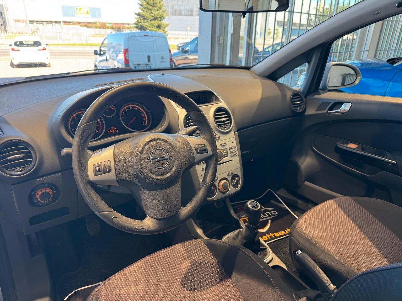 Opel Corsa 1.2 3 porte Club