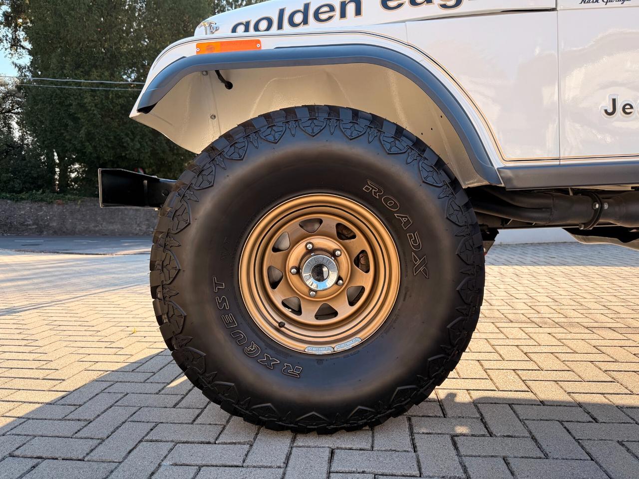 Jeep CJ-7 Golden Eagle