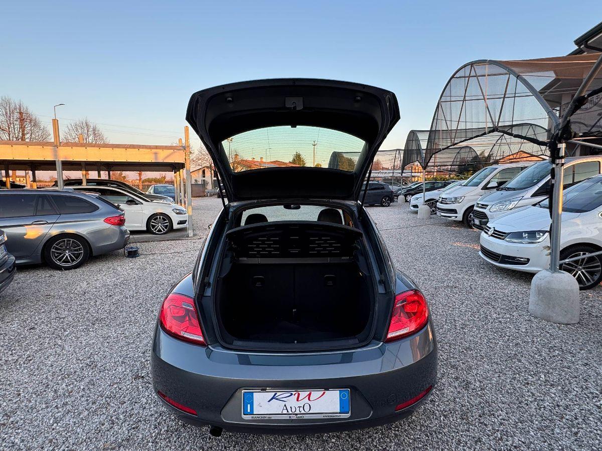 VOLKSWAGEN - Maggiolino - 1.6 TDI DSG Design