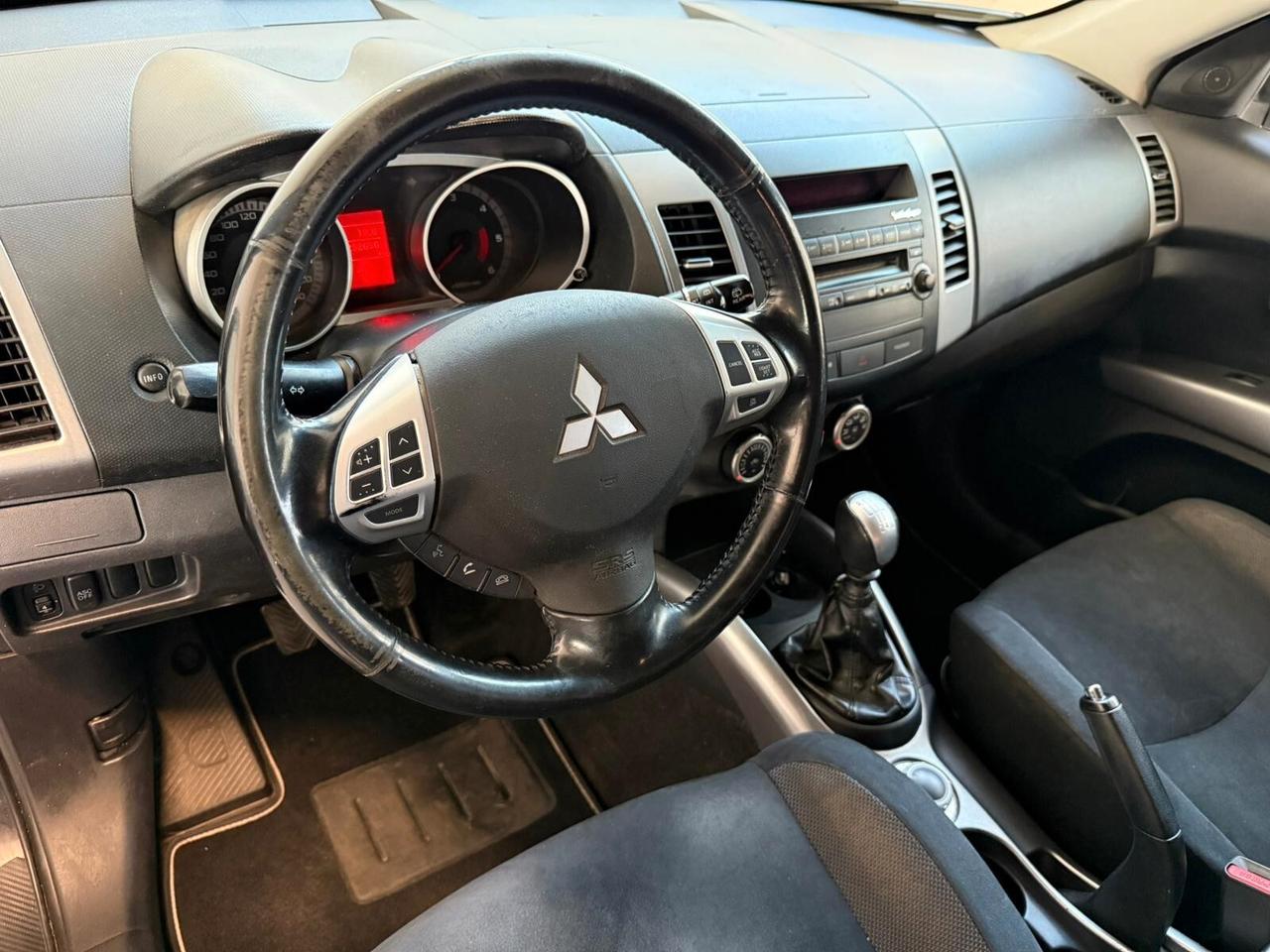 Mitsubishi Outlander 2.0 DI-D Invite DPF