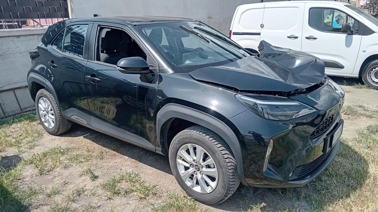 Toyota Yaris Cross 1.5 Hybrid 5p. E-CVT Active SINISTRATA