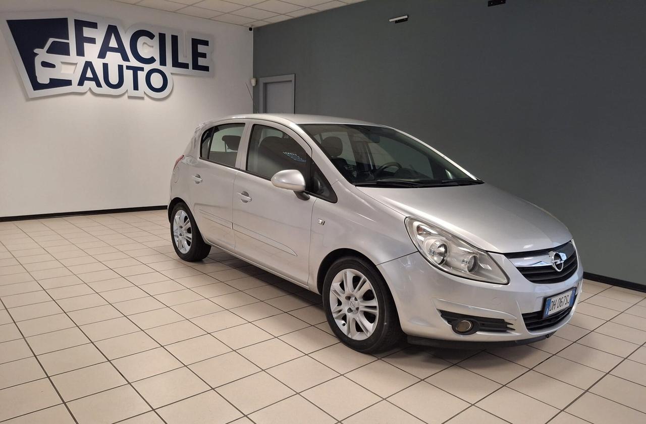 Opel Corsa 1.2 5 porte Cosmo