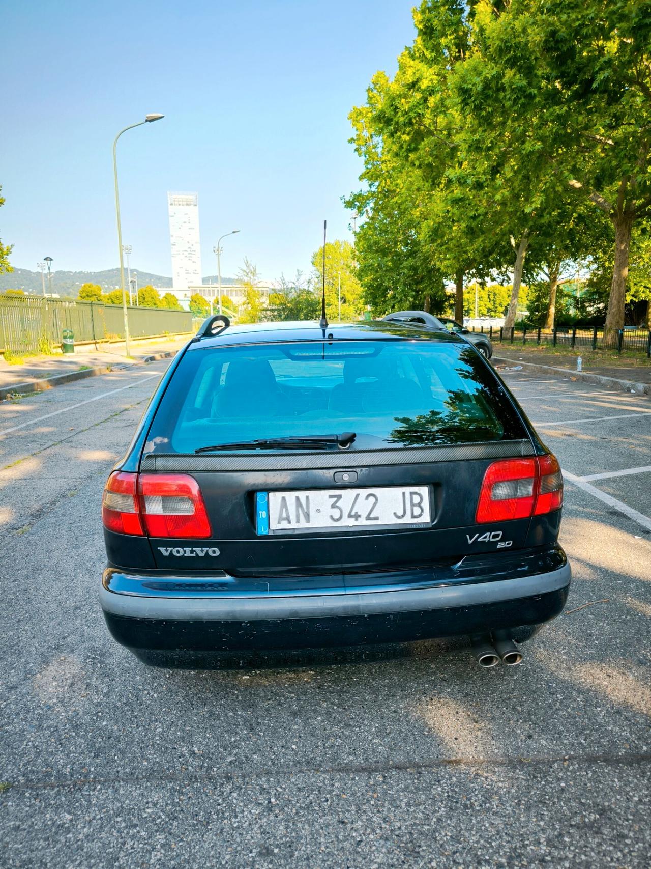 Volvo V40 2.0 16V cat