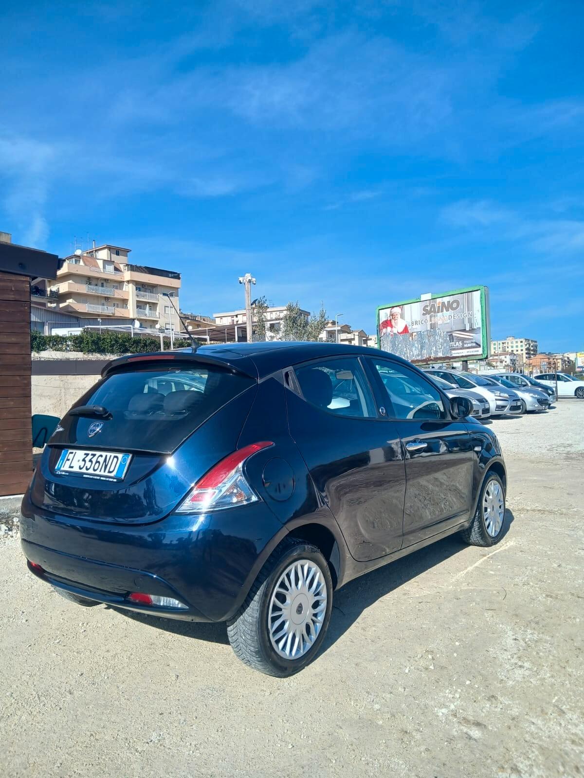 Lancia Ypsilon 1.2 69 CV 5 porte GPL Ecochic Elefantino