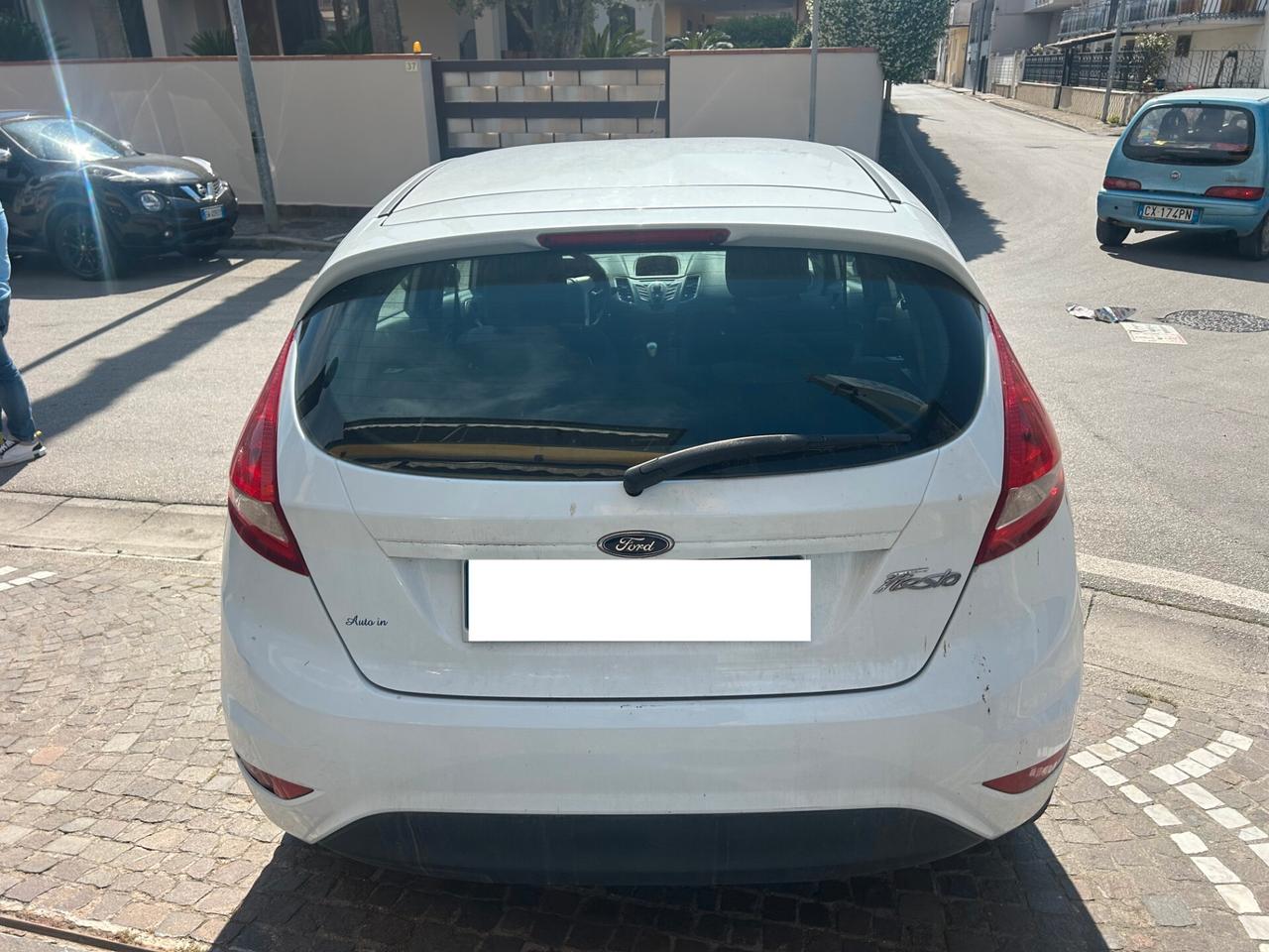 Ford Fiesta 1.4 5 porte Bz.- GPL Titanium