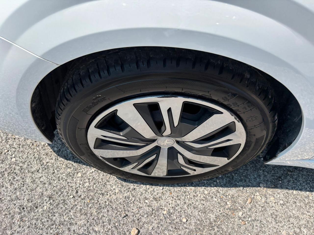 Peugeot 208 BlueHDi 100 Stop&Start 5 porte Active
