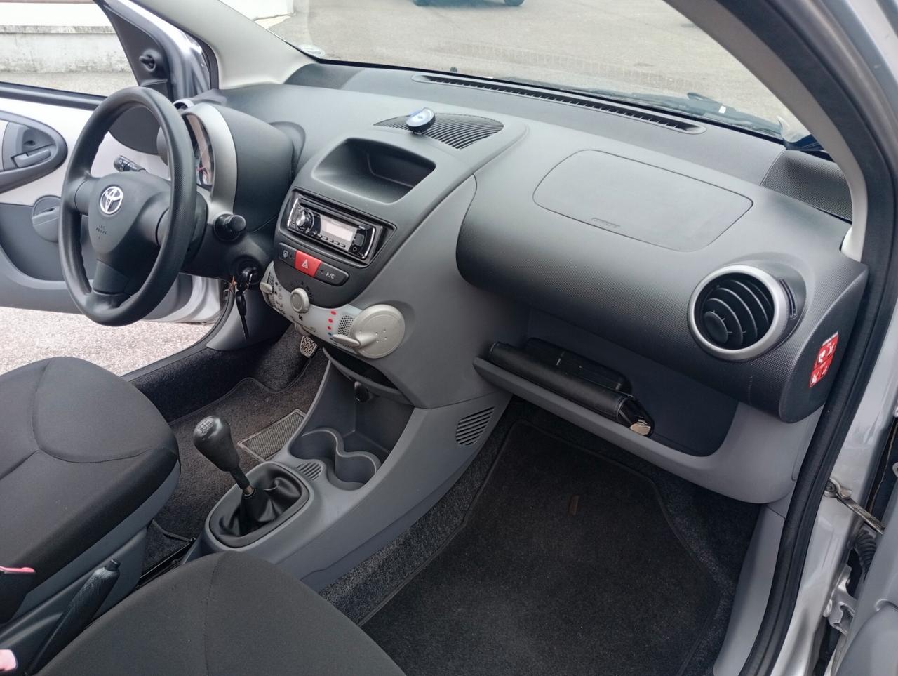 Toyota Aygo 1.0 12V VVT-i 5 porte NEOPATENTATI OK