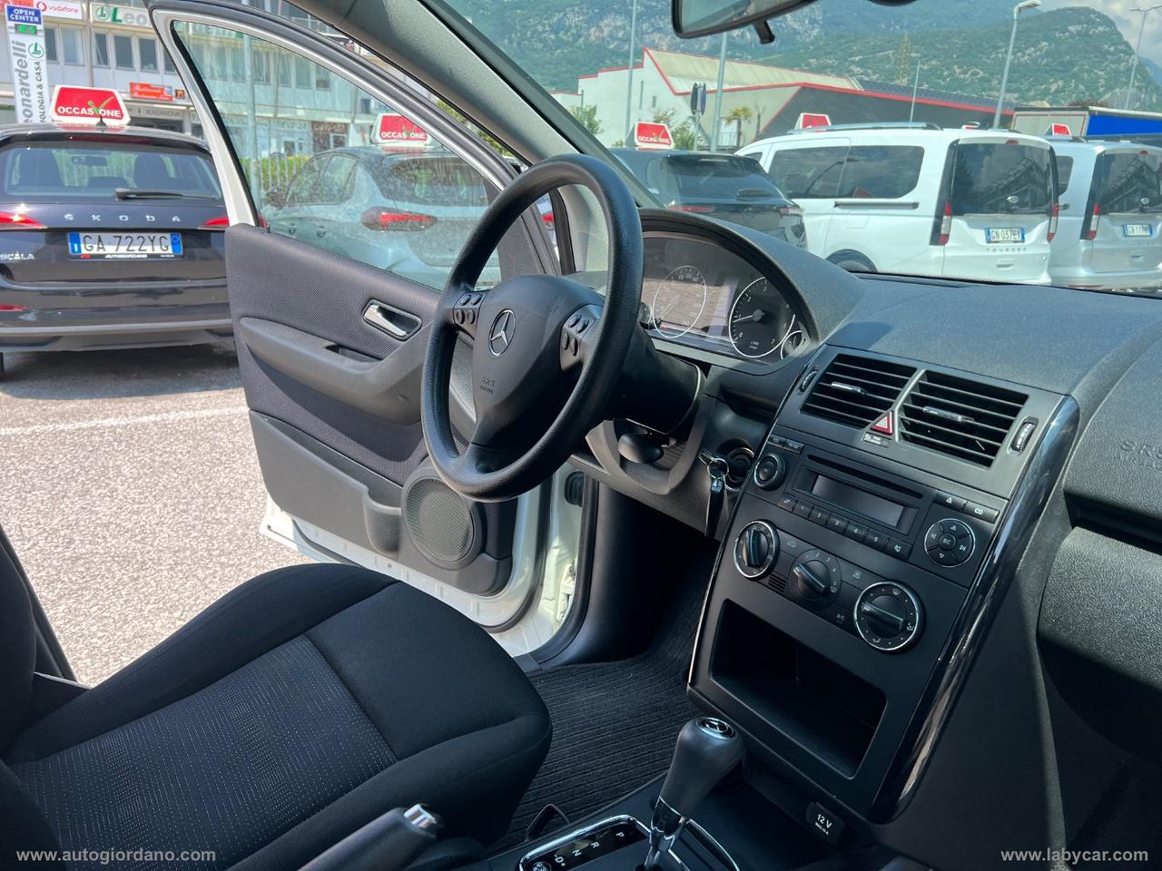 MERCEDES-BENZ A 160 BlueEFFICIENCY Premium