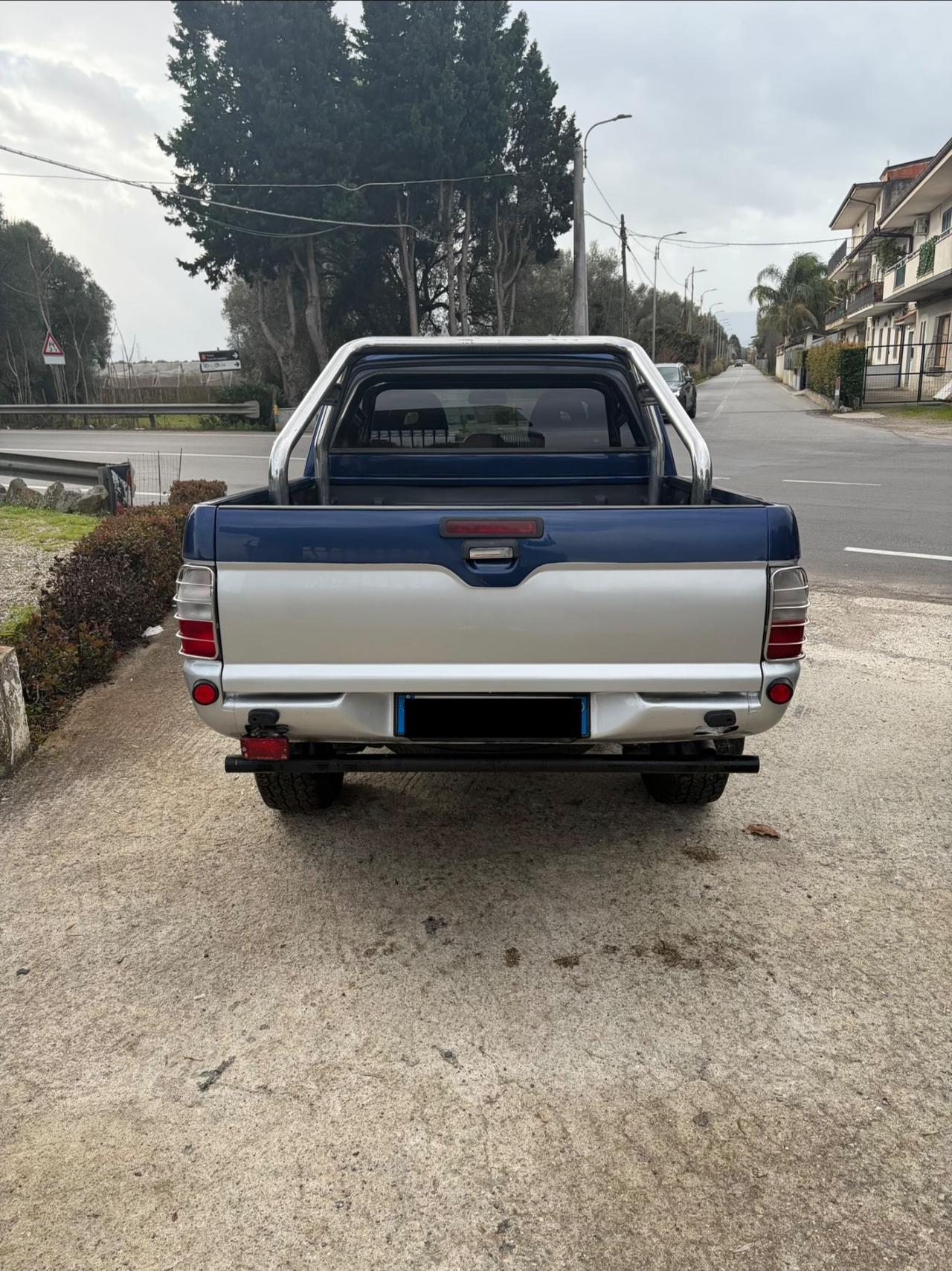 Mitsubishi L200 2.5 TDI 4WD Club Cab Pick-up GLS