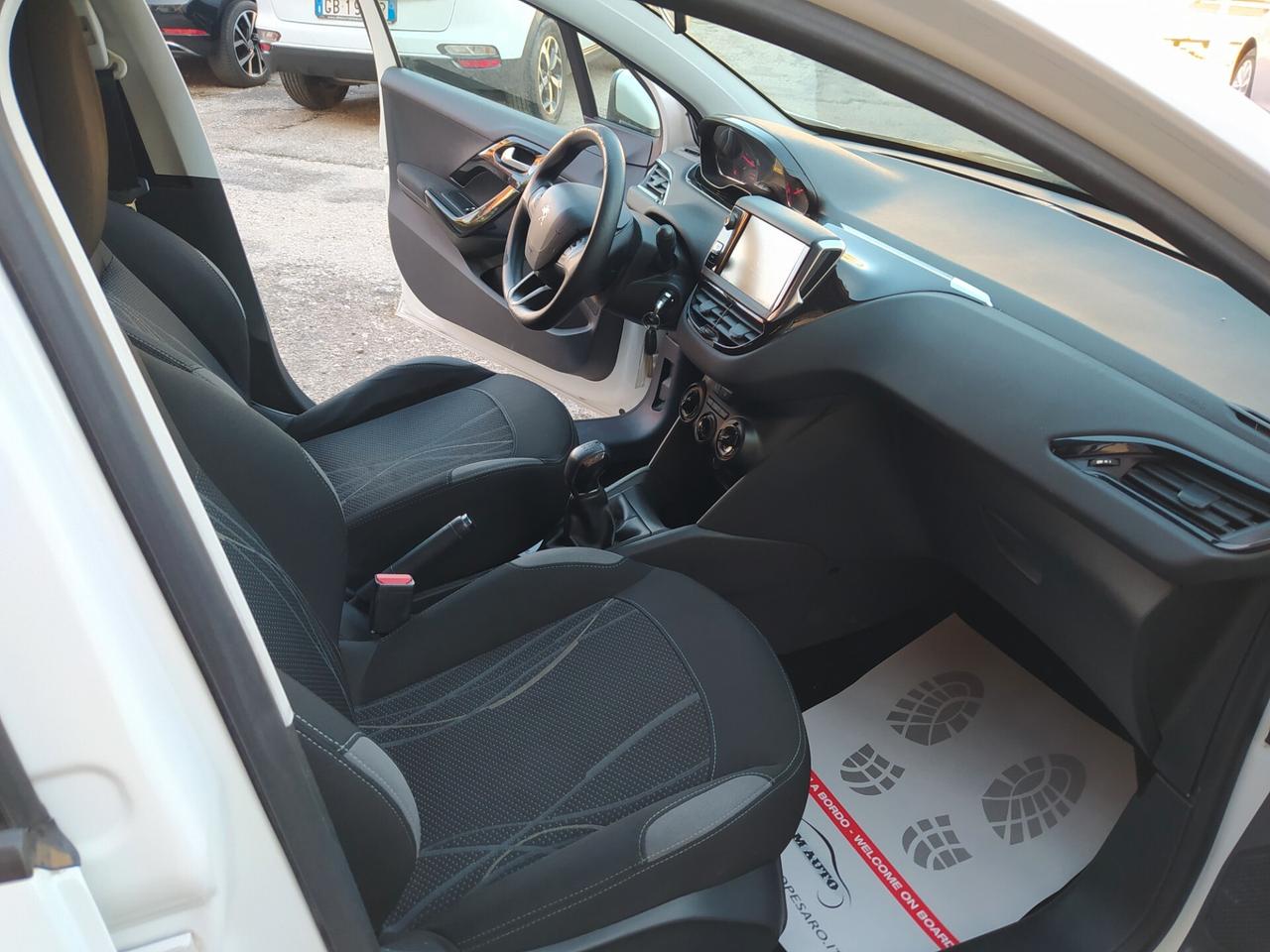 Peugeot 208 1.4 HDi 68 CV 5 porte Active Neopatentati