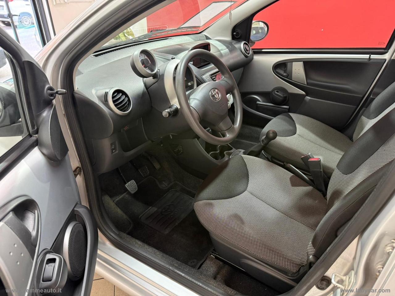 TOYOTA Aygo 1.0 12V VVT-i 5p. Lounge Connect