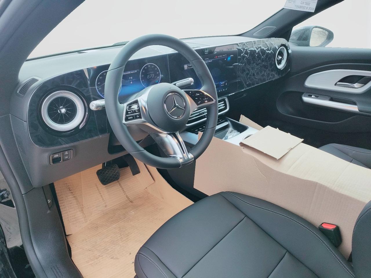 Mercedes-Benz CLA 250+ con tecnologia EQ