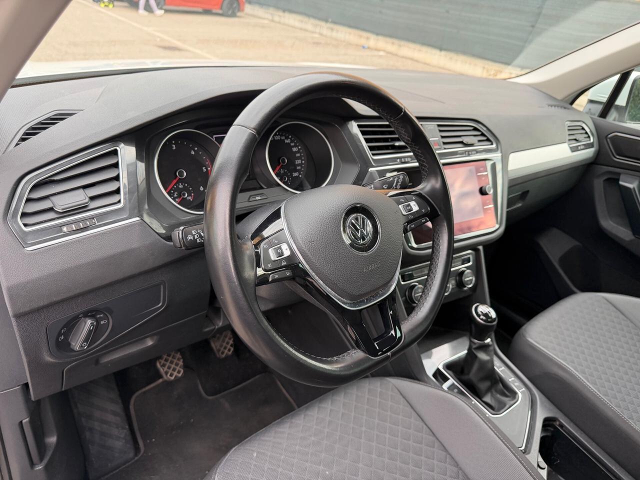 Volkswagen Tiguan 1.6 tdi dci - NEOP. - NAV. - 12 MESI DI GARANZIA -