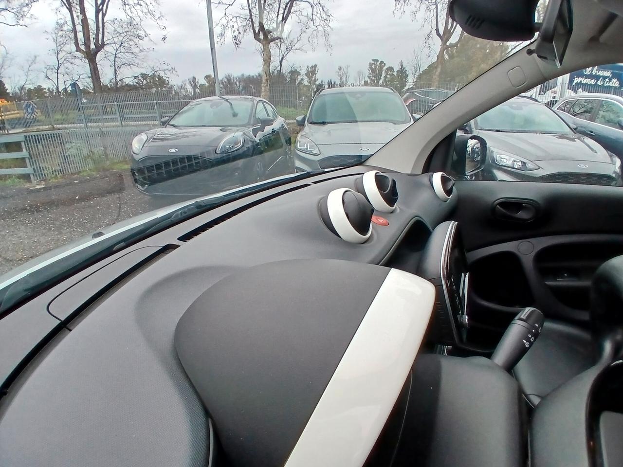 Smart ForTwo 70 1.0 twinamic Youngster pelle navi