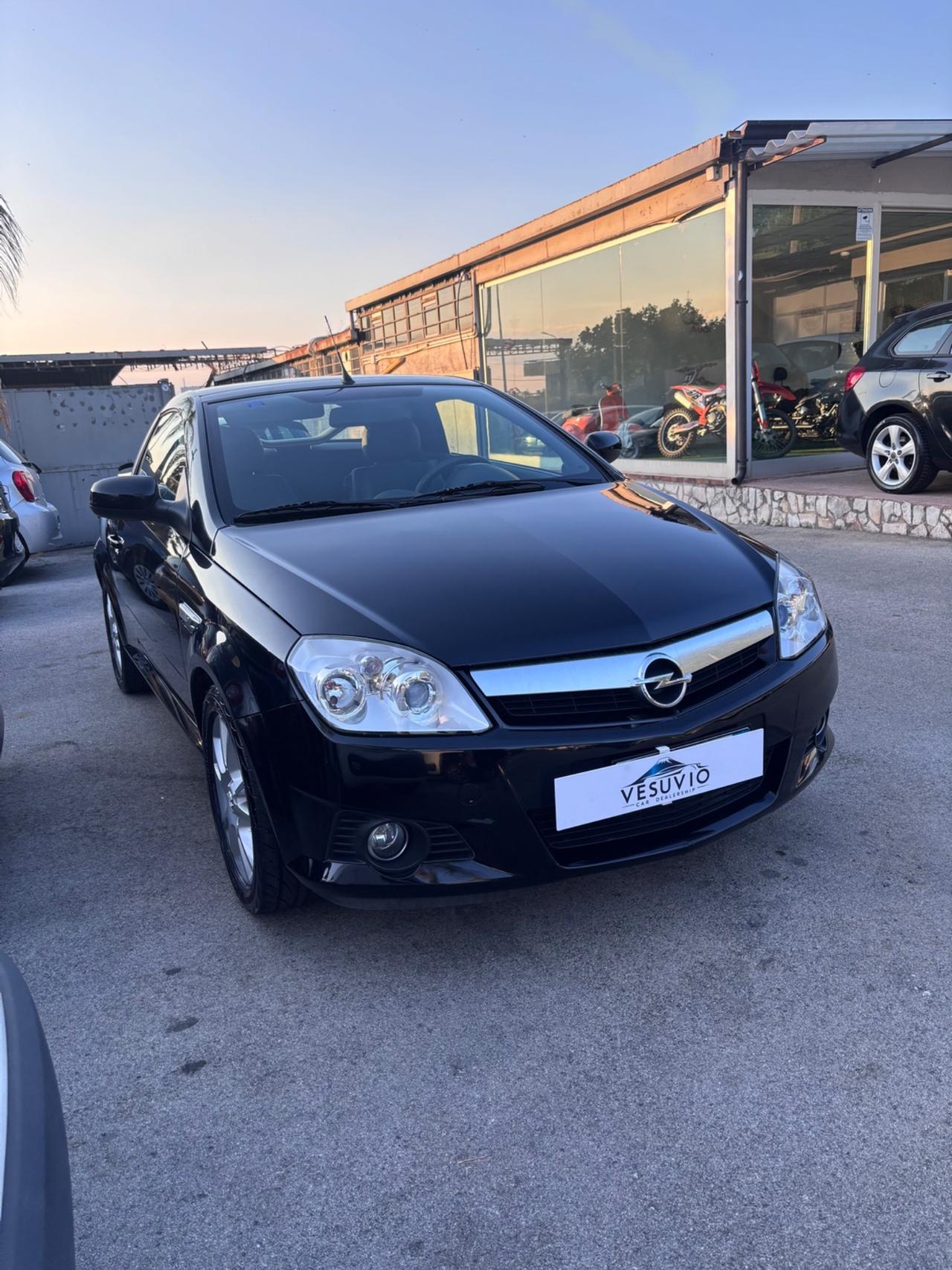 Opel Tigra TwinTop 1.4 16V Sport