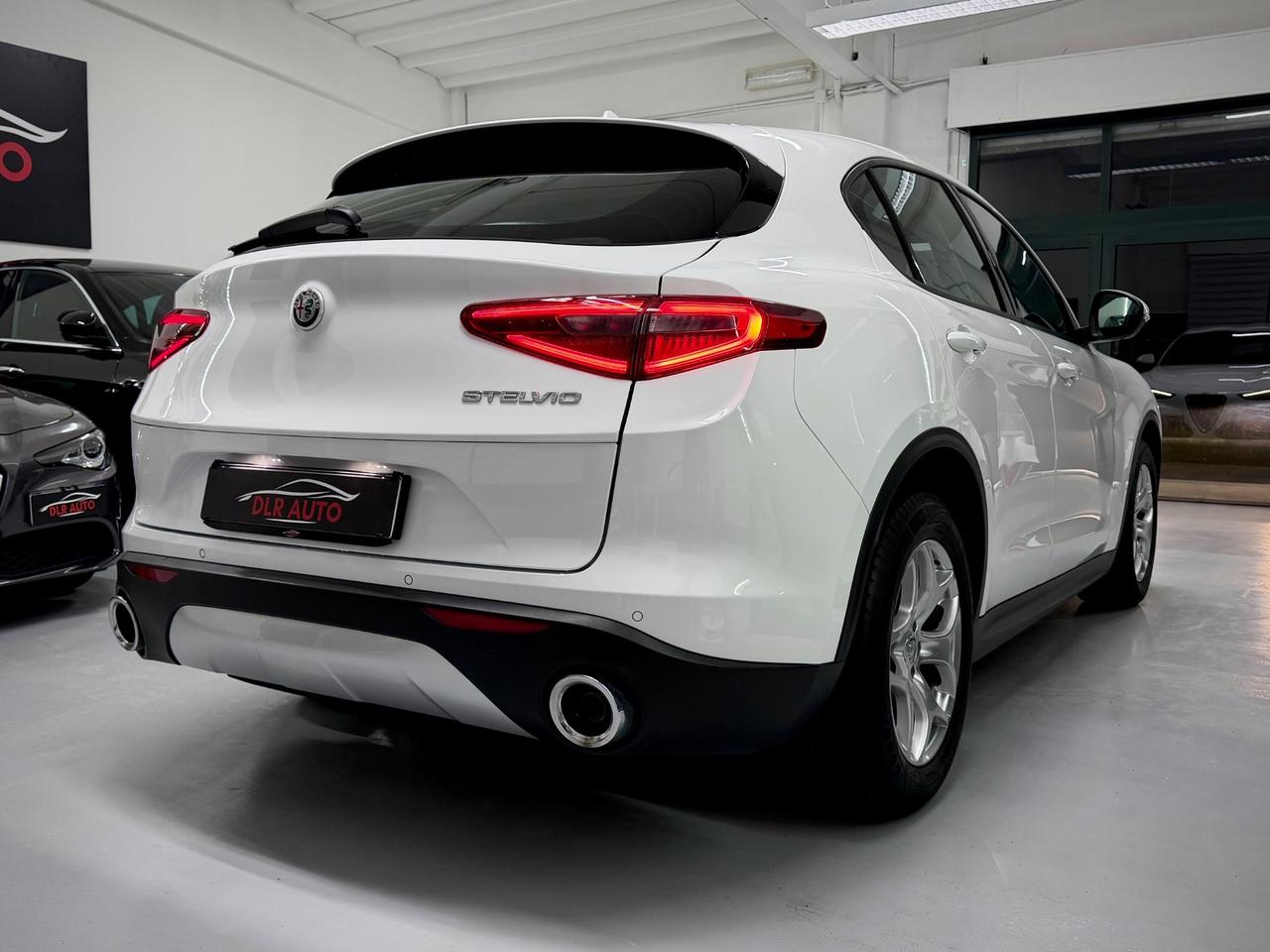 Alfa Romeo Stelvio 2.2 Turbodiesel 160 CV AT8 RWD Executive
