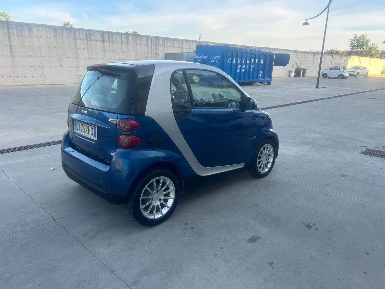 Smart ForTwo 1000 52 kW coupé limited one