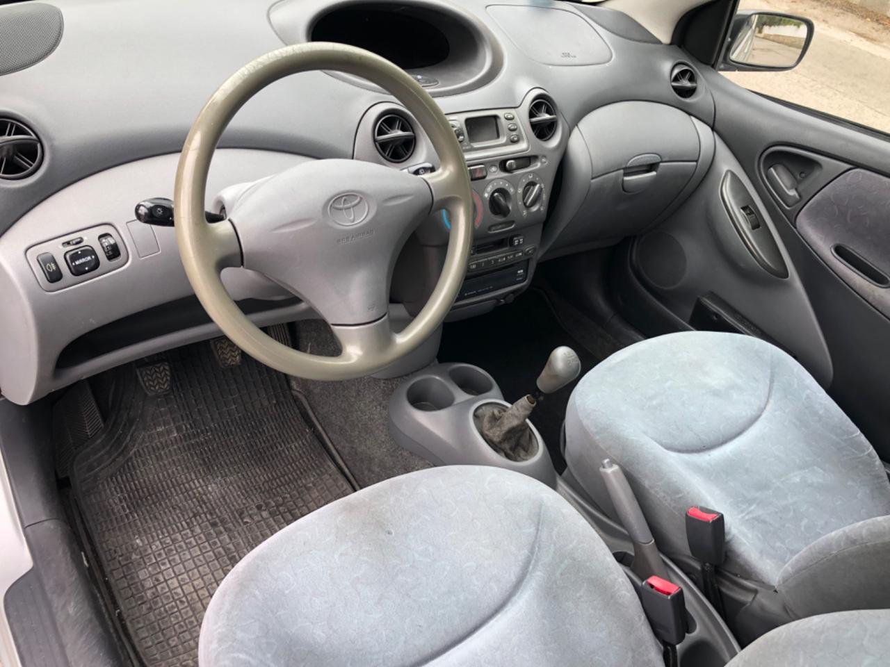 Toyota Yaris 1.0i benzina 3 porte Aria Condizionata