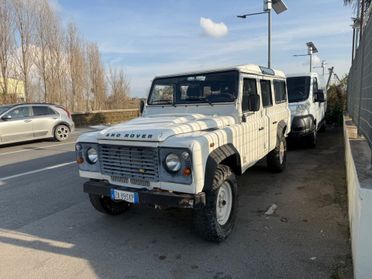 Land Rover Defender 110 2.4 TD4 7 Posti