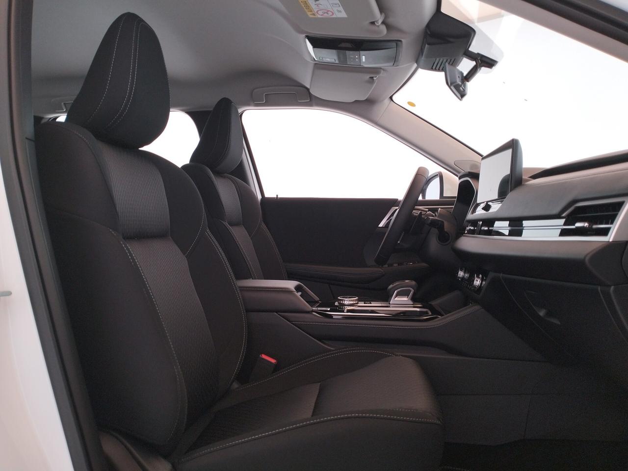 Mitsubishi Outlander DISPONIBILE IN VARIE COLORAZIONI E ALLESTIMENTI - CONCESSIONARIO UFFICIALE
