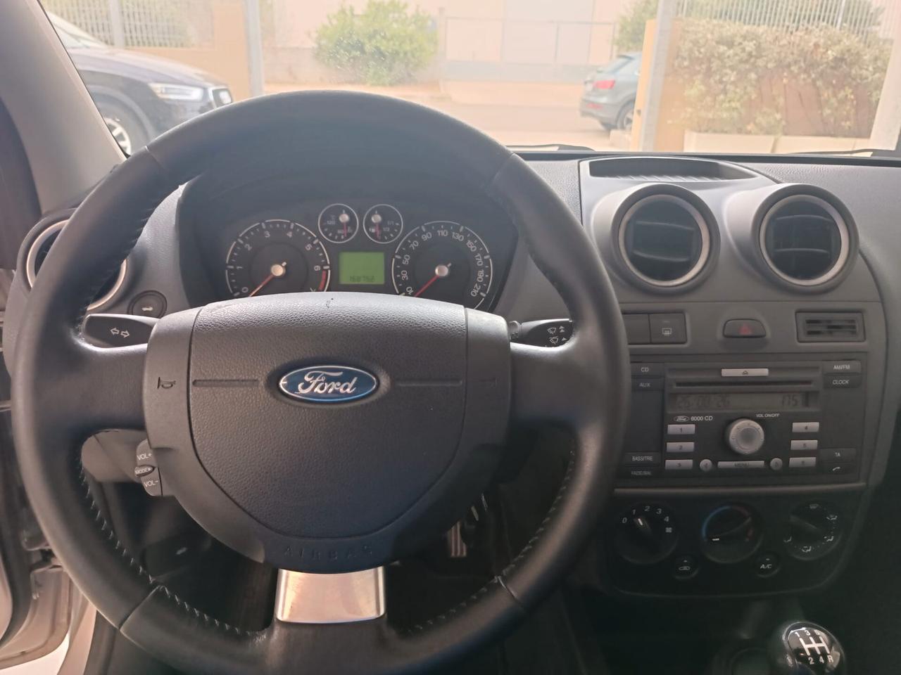 Ford Fiesta 1.2 16V 5p. Ghia