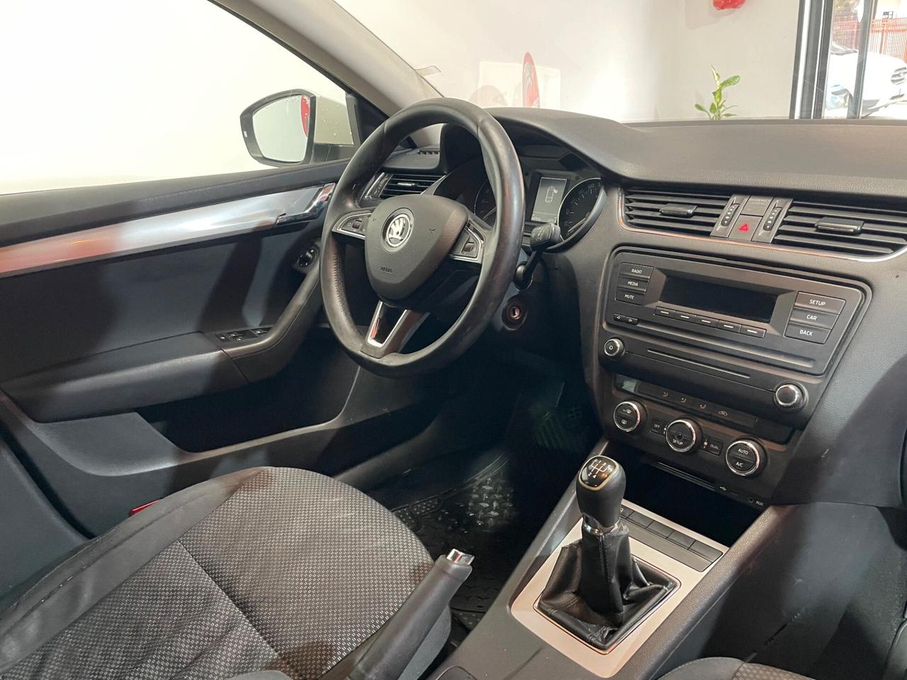 Skoda Octavia 1.6 TDI CR 105 CV Wagon Elegance
