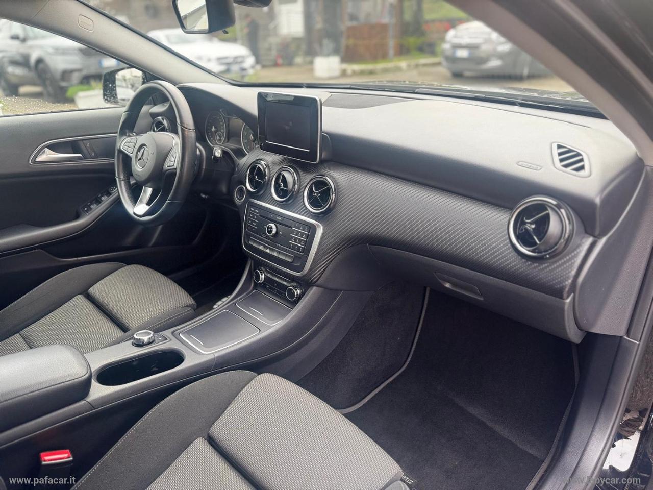 MERCEDES-BENZ GLA 180 Executive