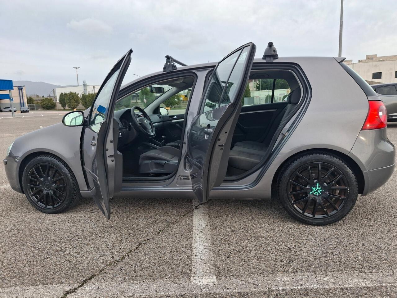 Volkswagen Golf 1.6 16V FSI 5p. Sportline