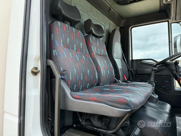 Iveco Eurocargo 180e28 furgone isotermico e sponda