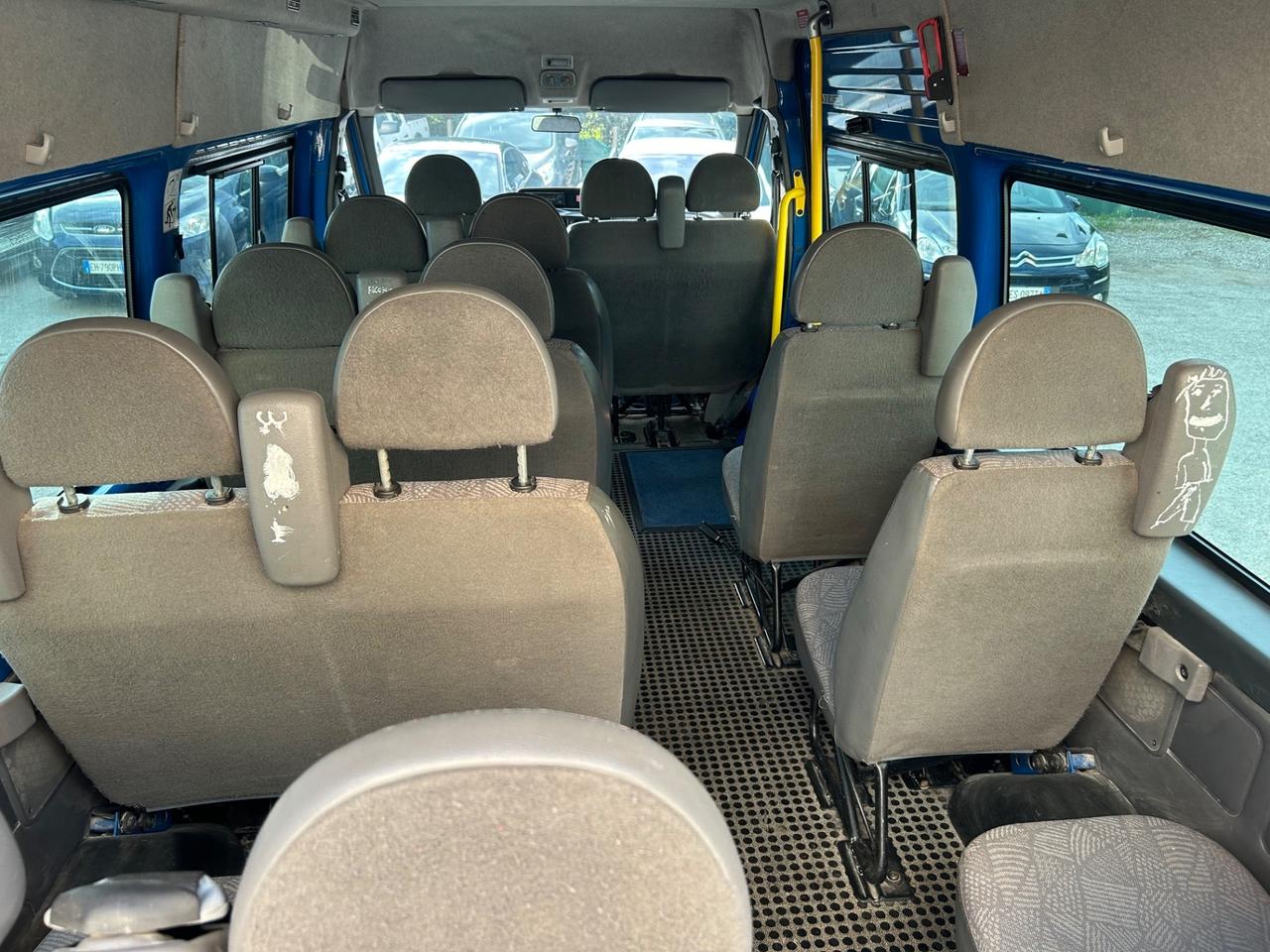 Ford Transit 330 2.4 TD Pulman 14 Posti