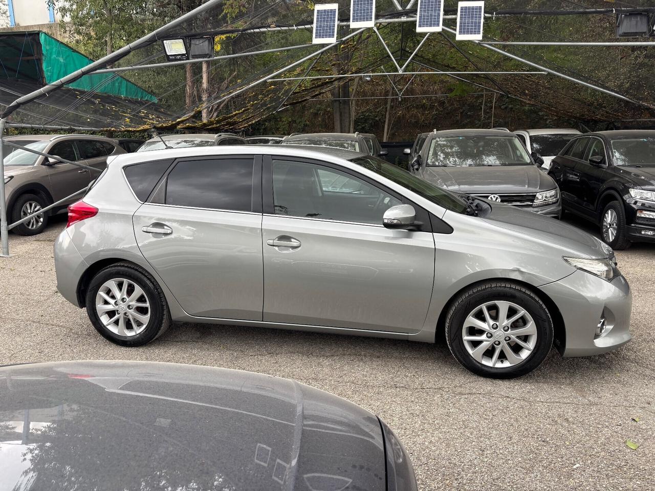 Toyota Auris 1.4 D-4D 5 porte ok neopatentati