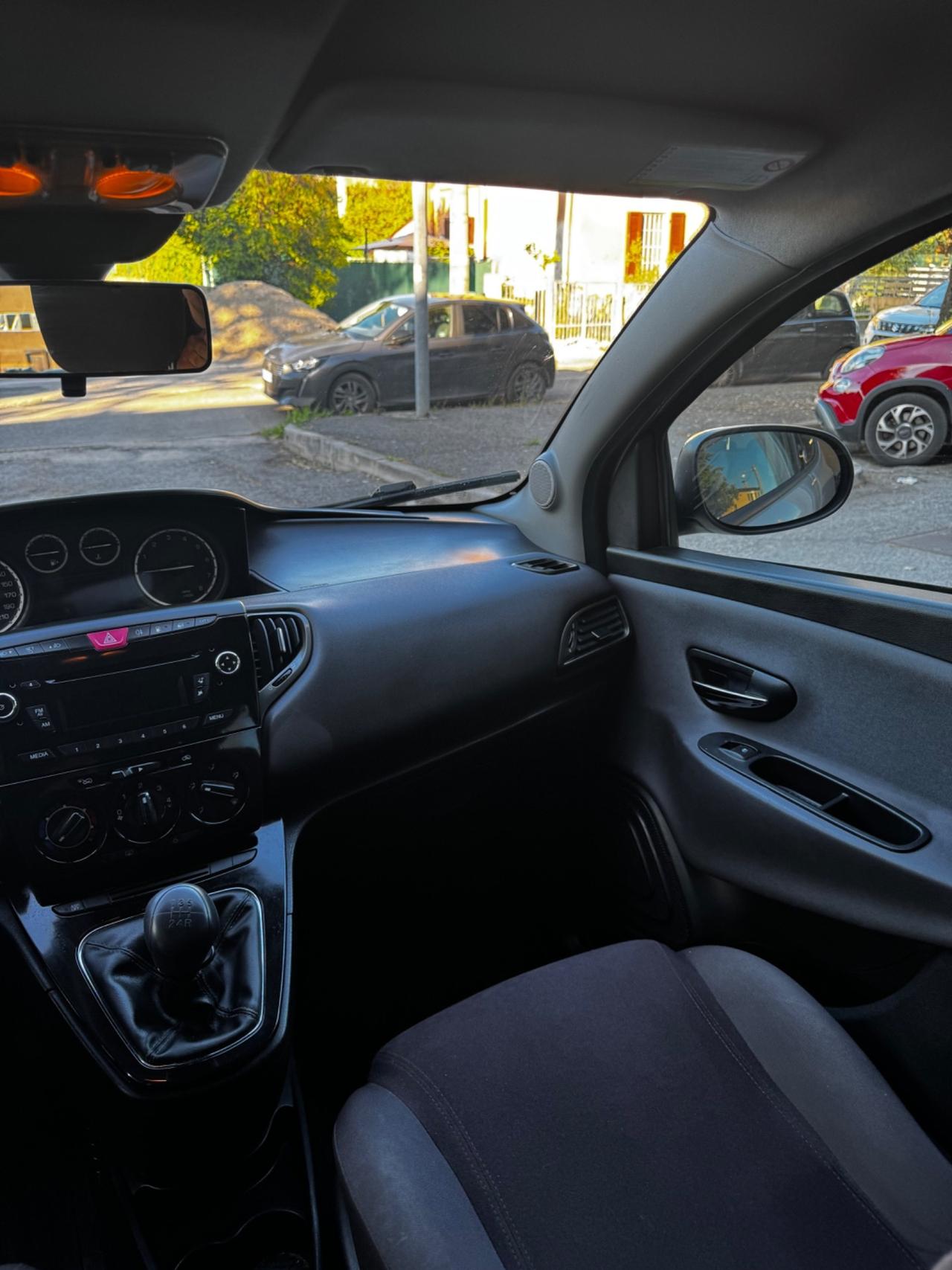 Lancia Ypsilon 1.4 Unyca Ecochic GPL