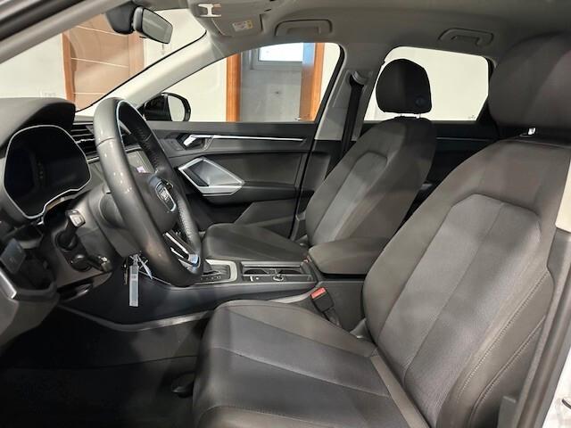 Audi Q3 35 TDI S tronic Business