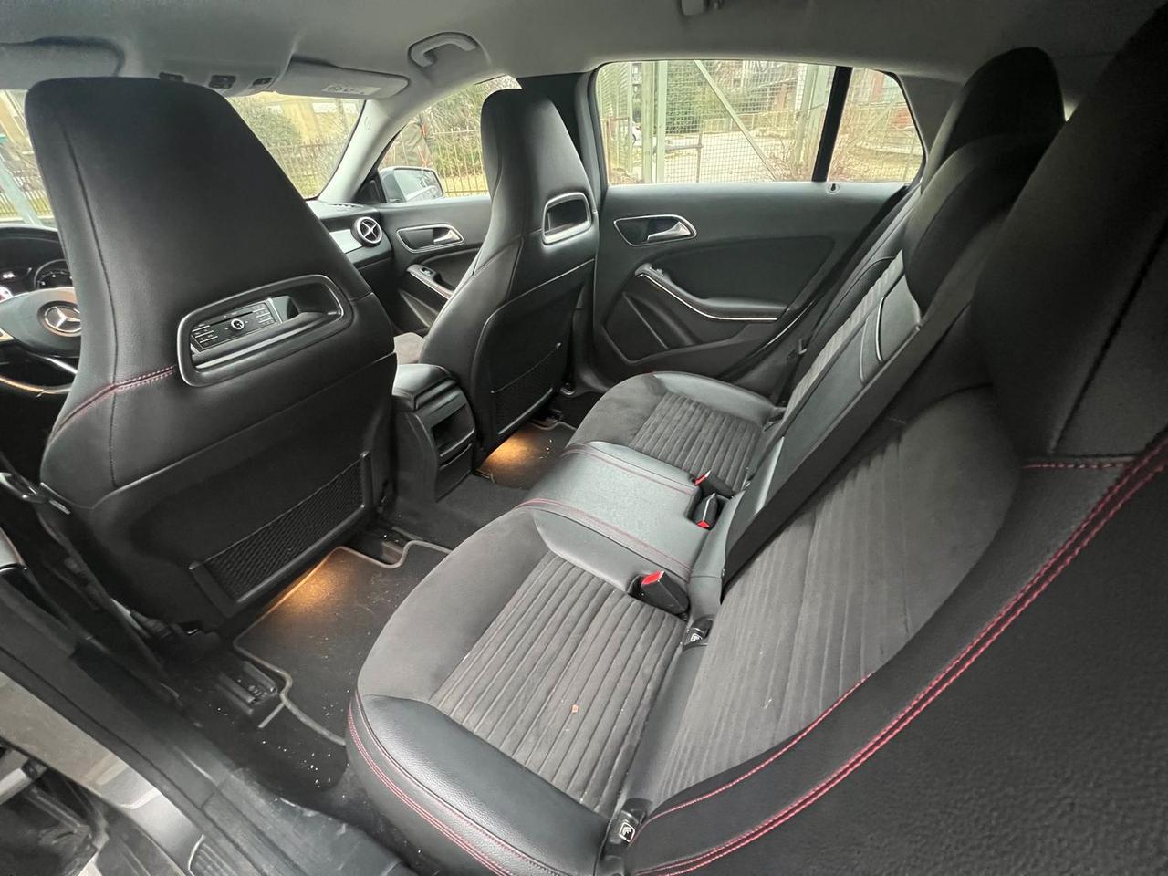 Mercedes-Benz CLA 200 Premium CLA 200 D #9329