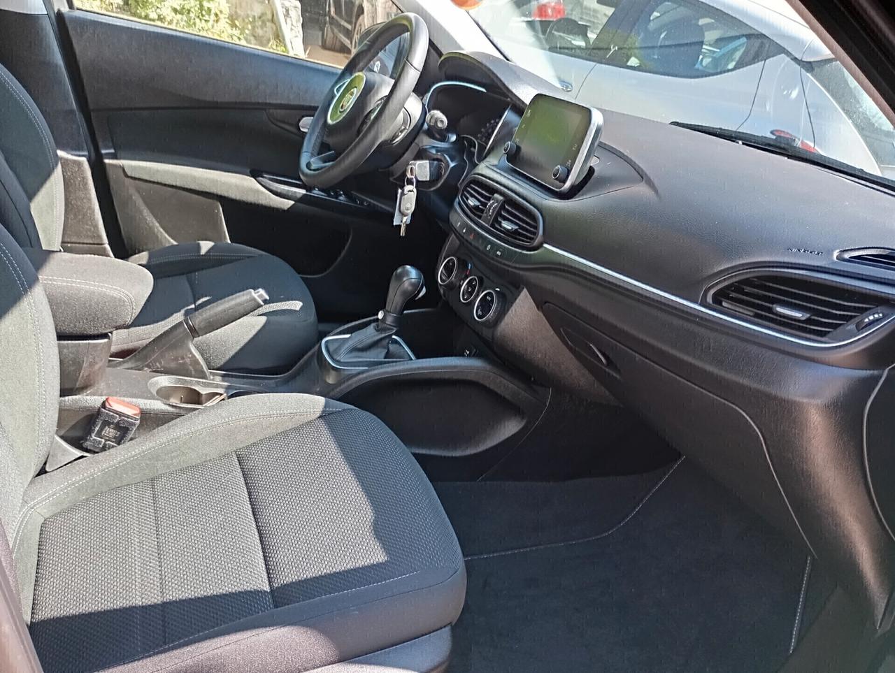 Fiat Tipo 5P 1.6 Multijet Lounge Aut.