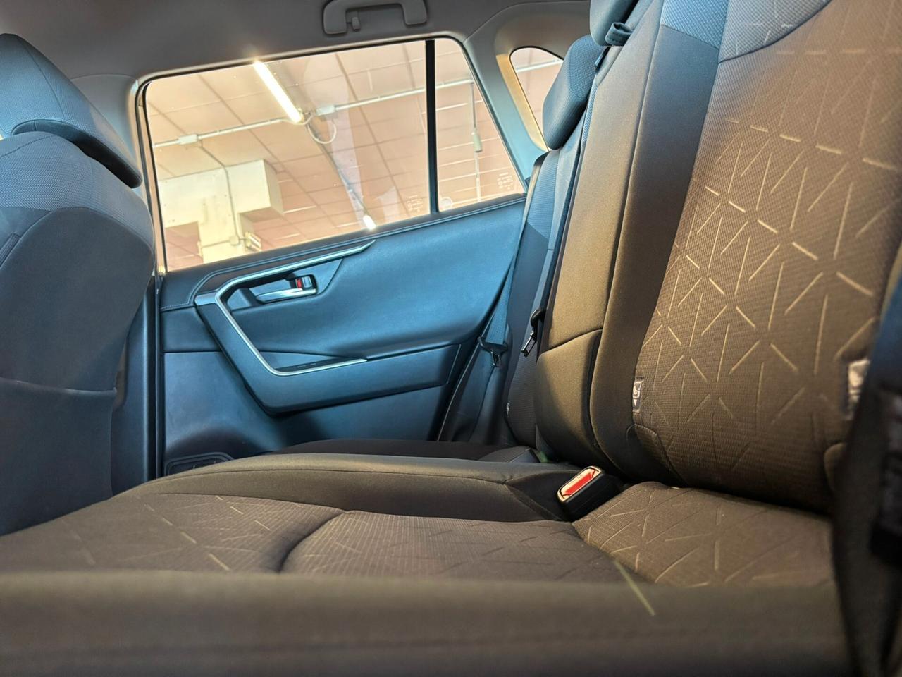 Toyota RAV 4 ACTIVE 2.5 HV E-CVT UNICO PR.